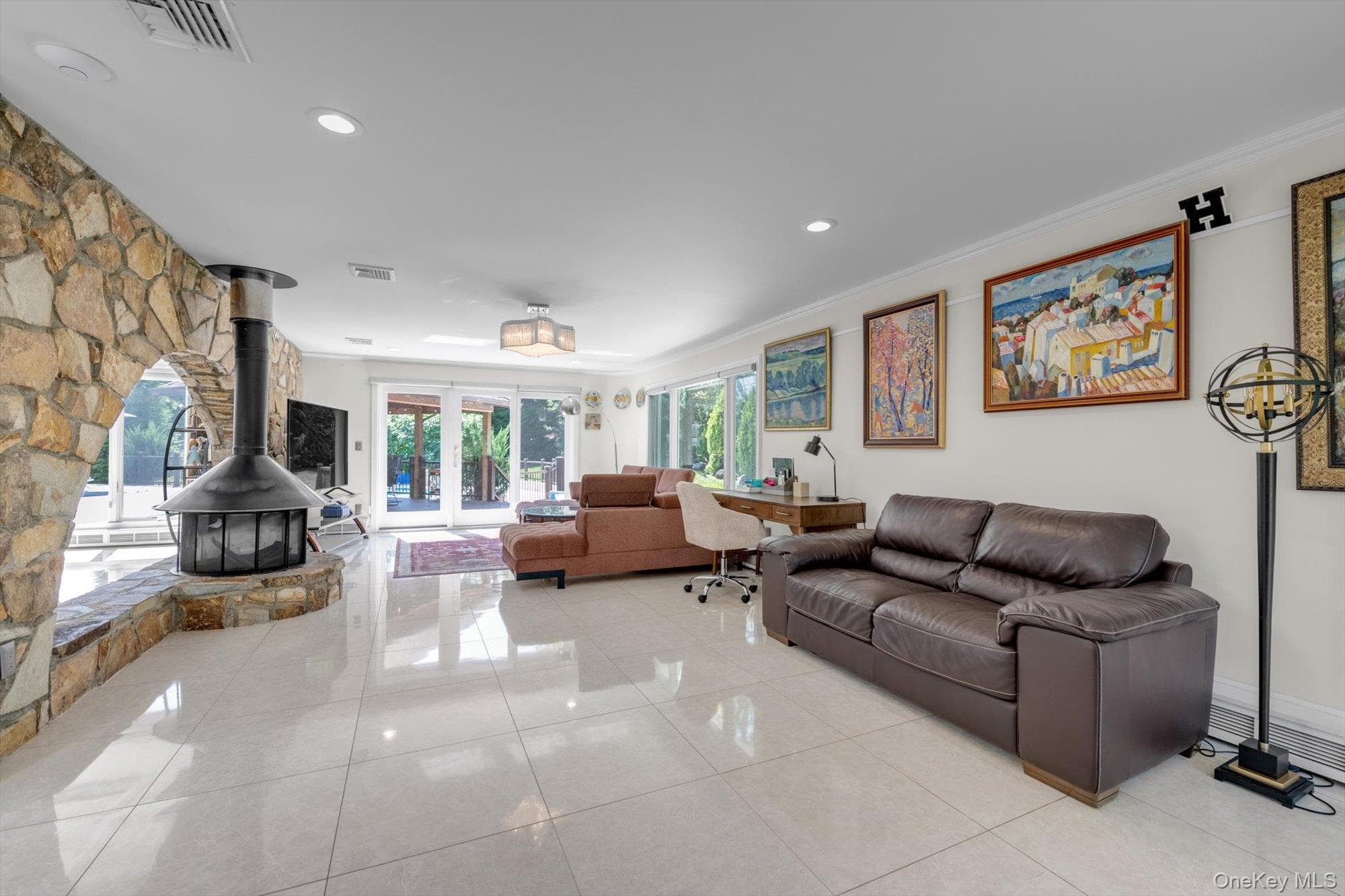 10 Macy Drive thumbnail 8