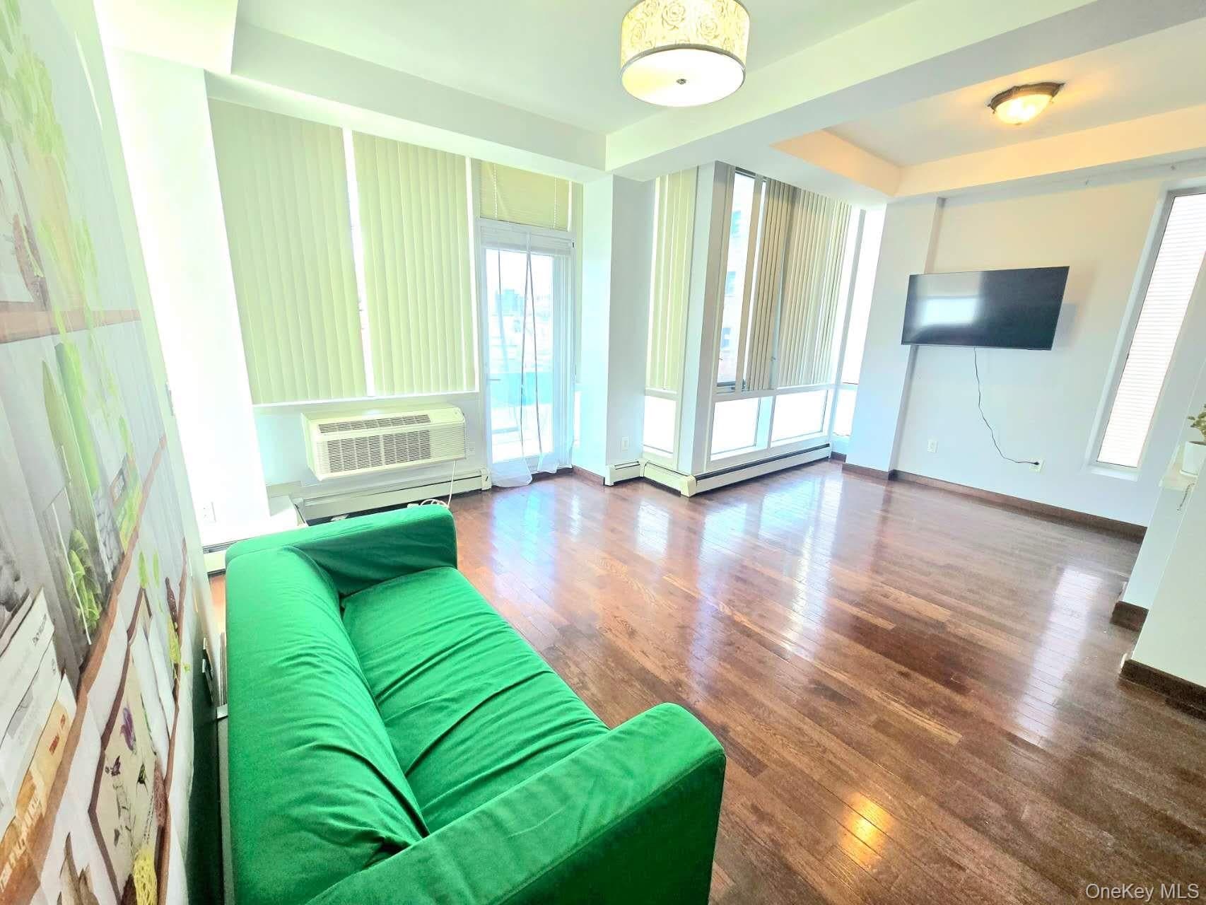 42-05 Parsons Boulevard Unit: 2A+P5 thumbnail 3