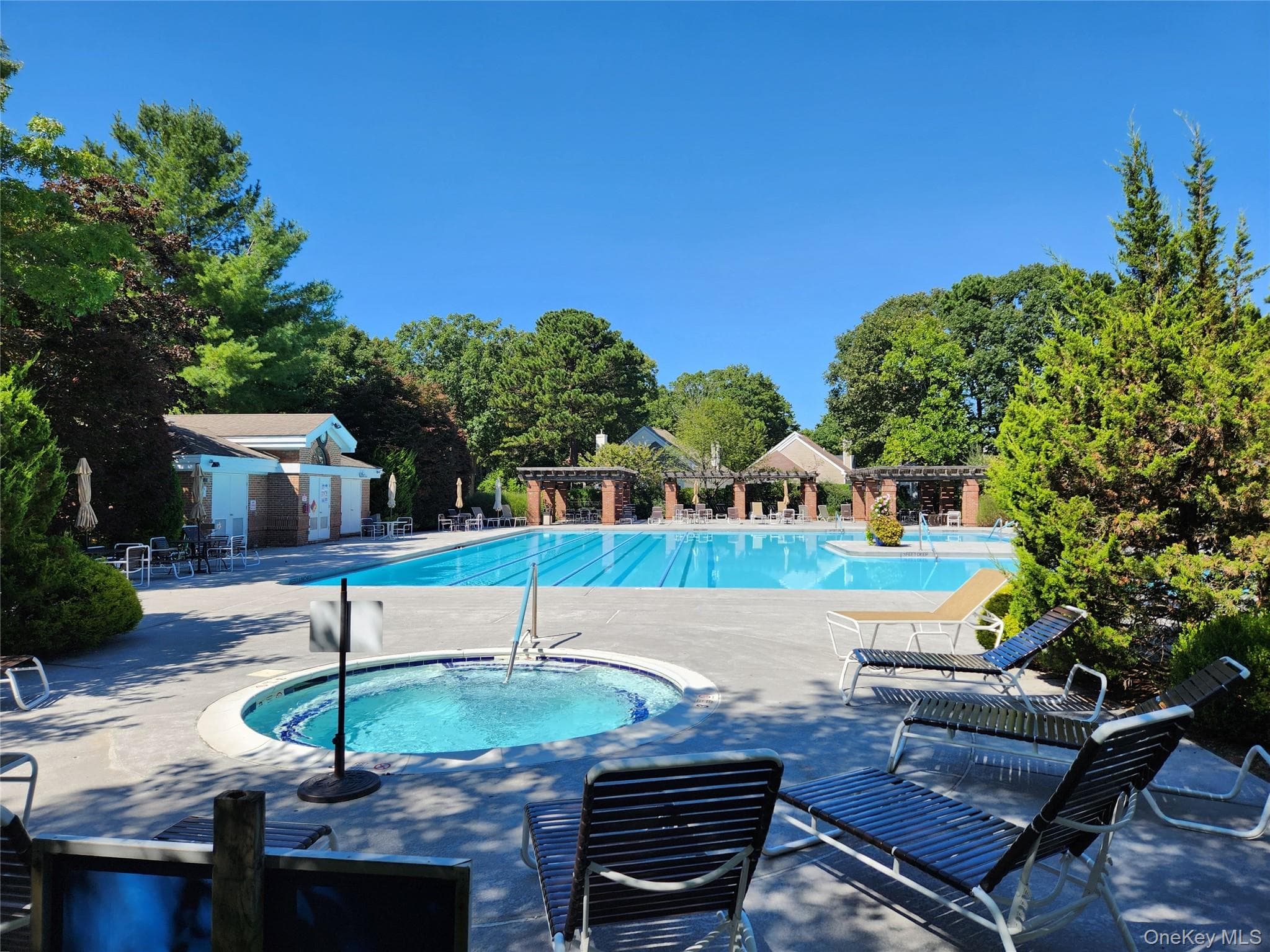9 Amagansett Court thumbnail 39