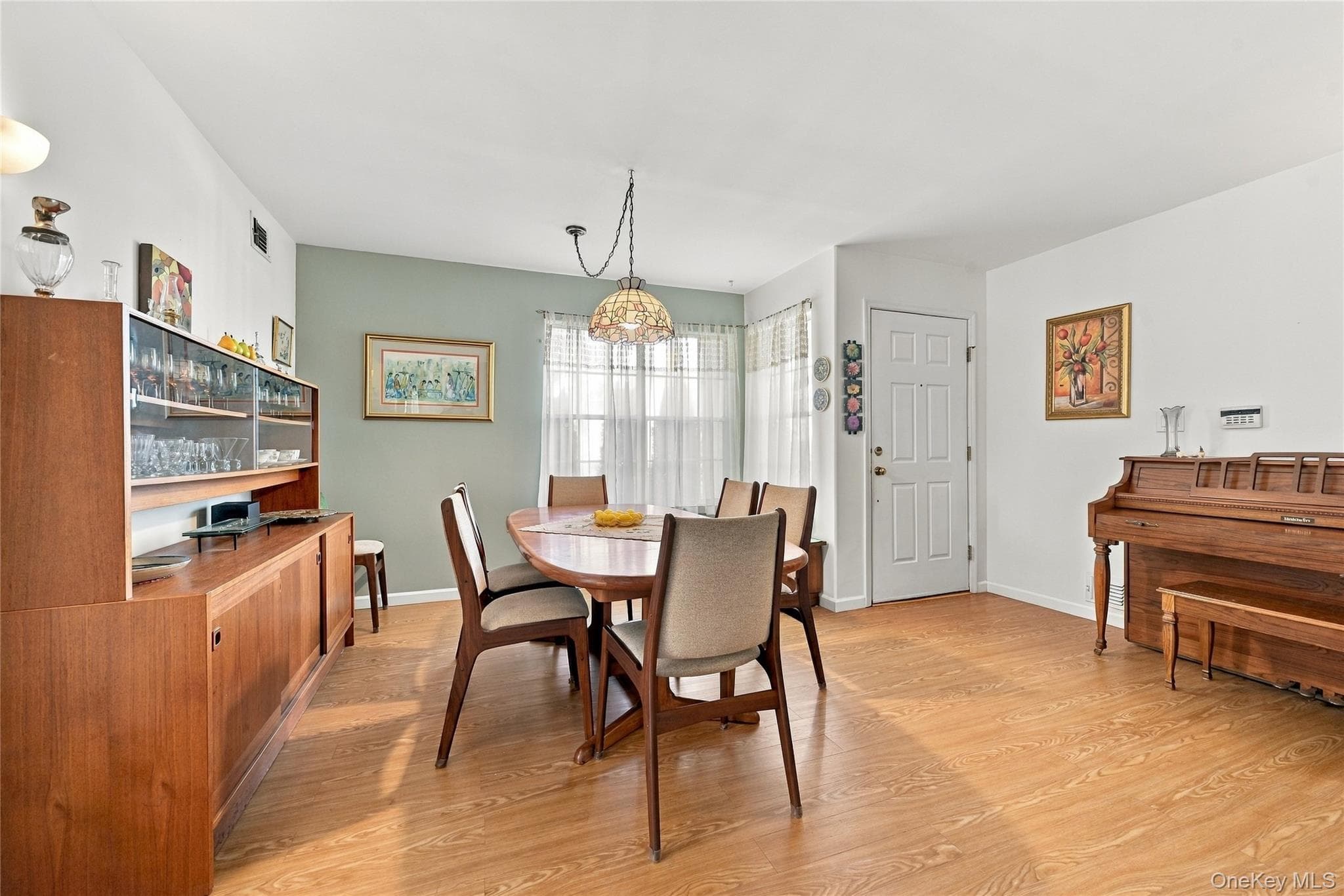 9 Amagansett Court thumbnail 7