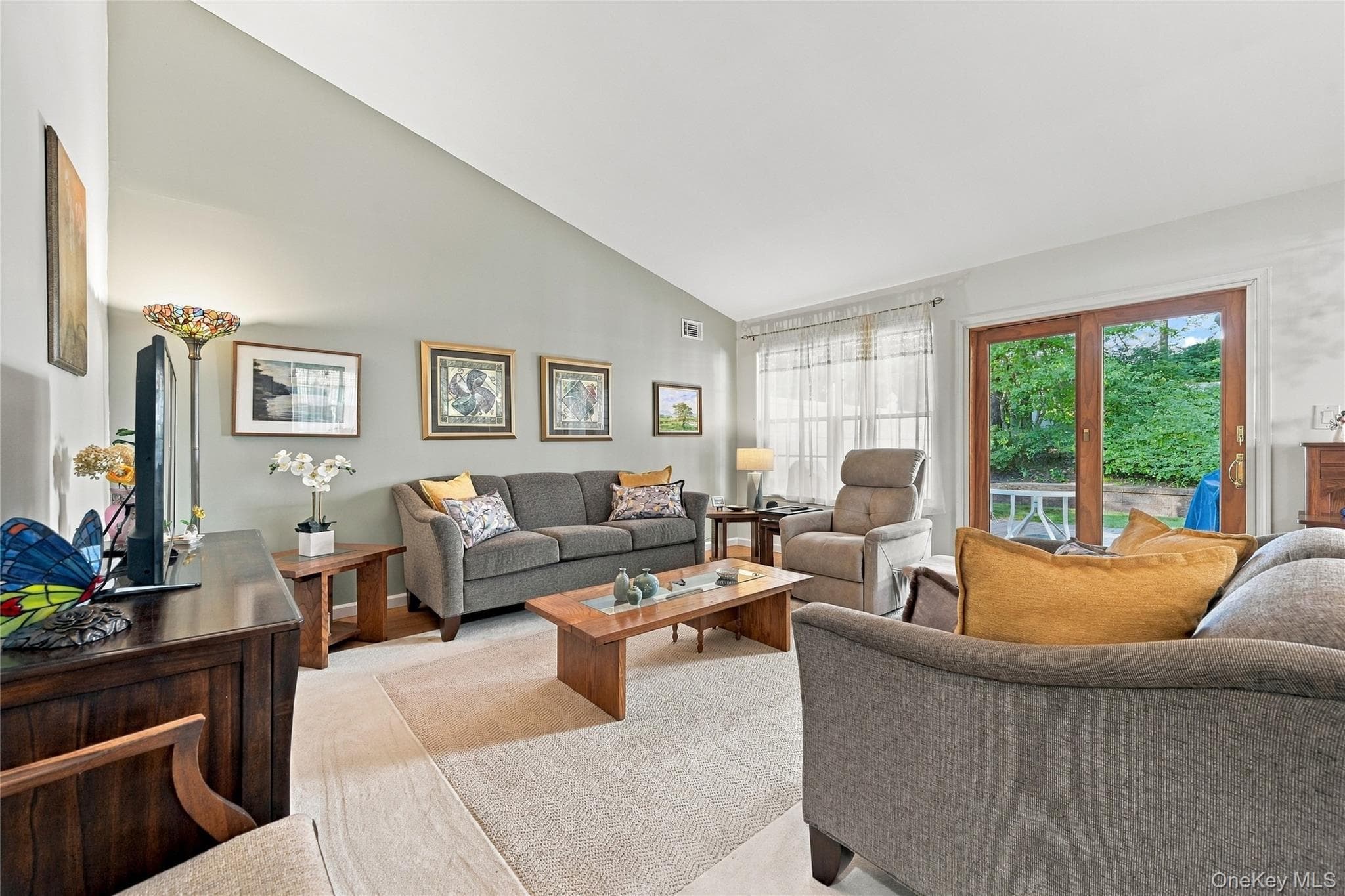 9 Amagansett Court thumbnail 6
