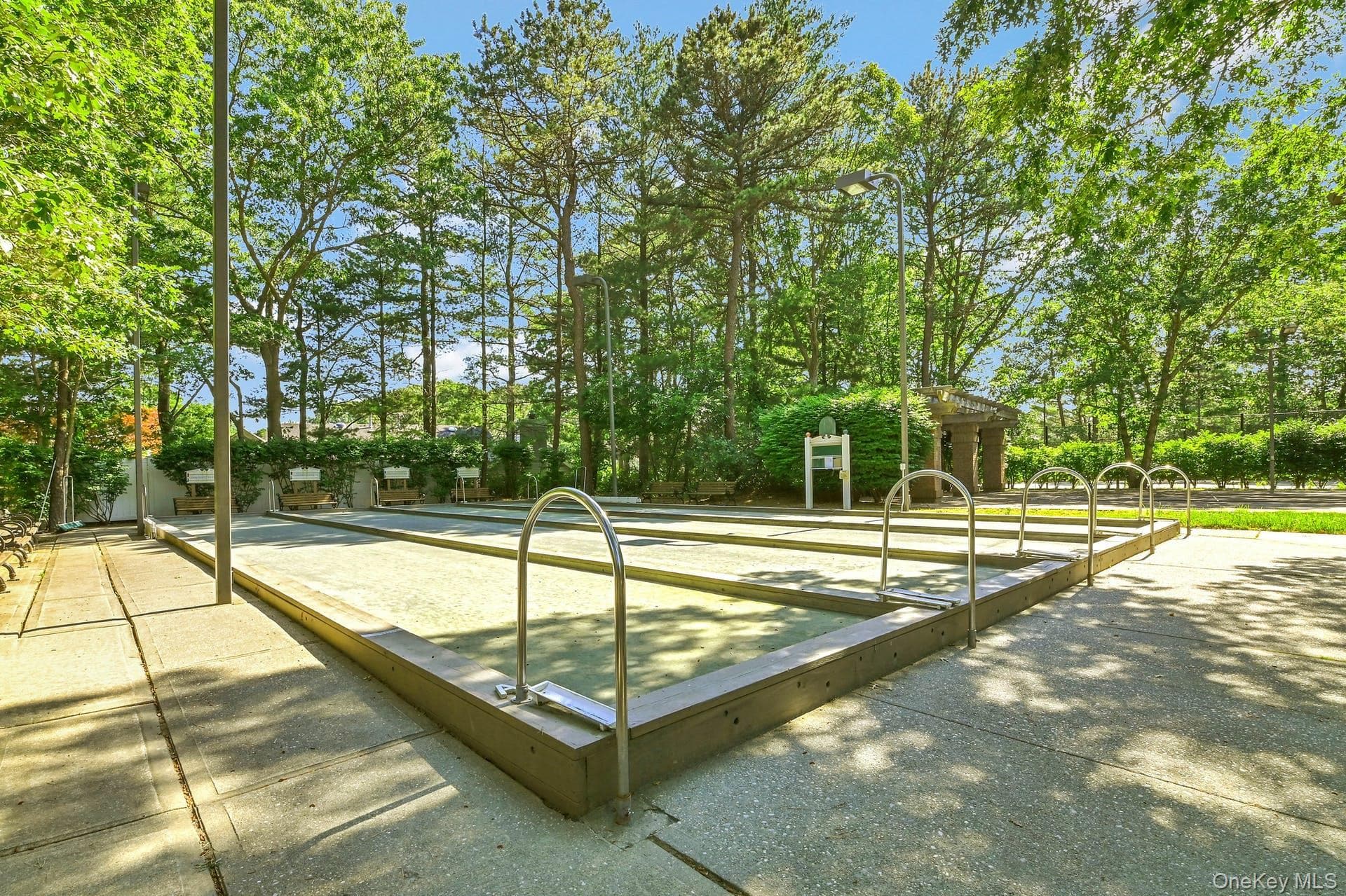9 Amagansett Court thumbnail 42