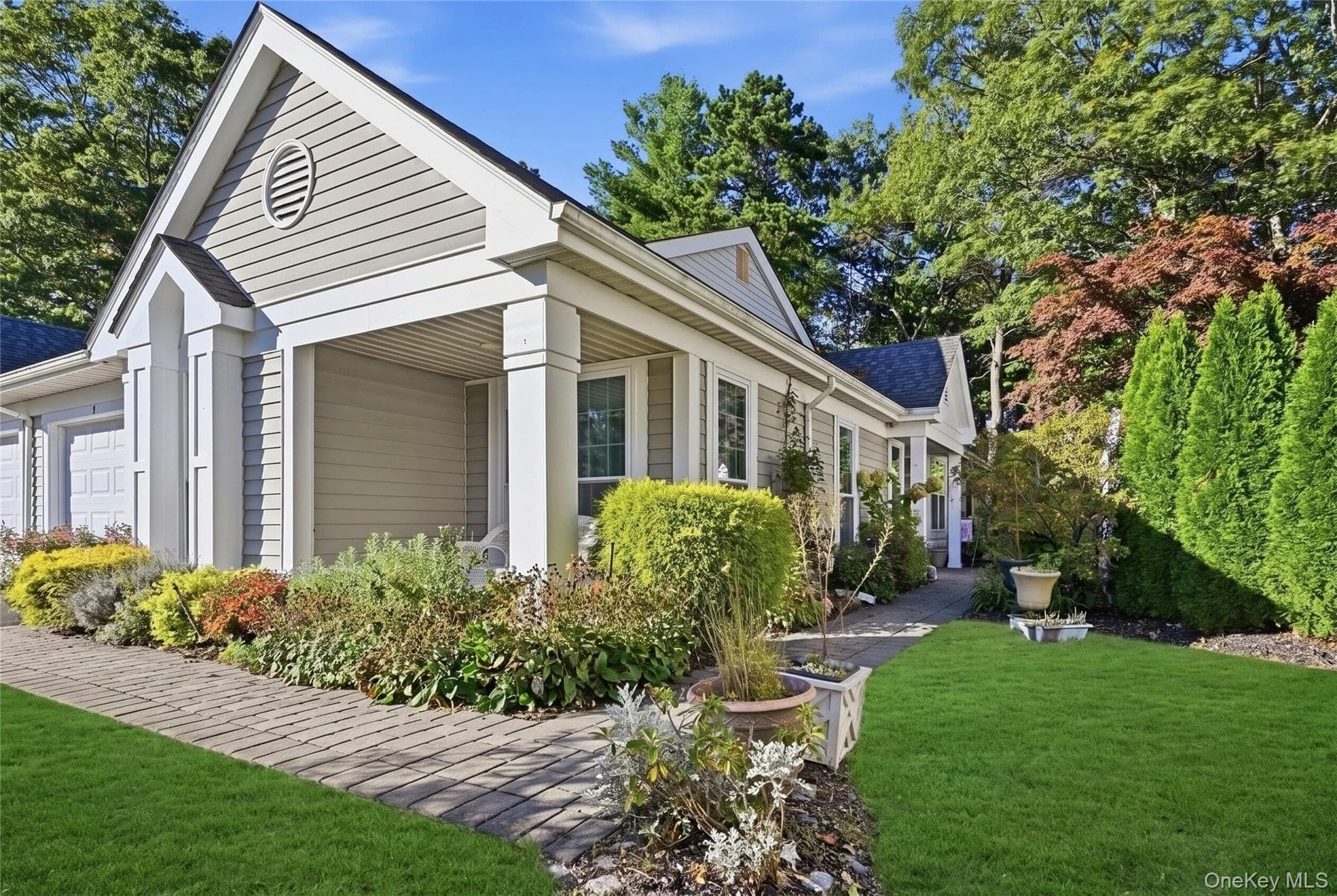 9 Amagansett Court, Ridge