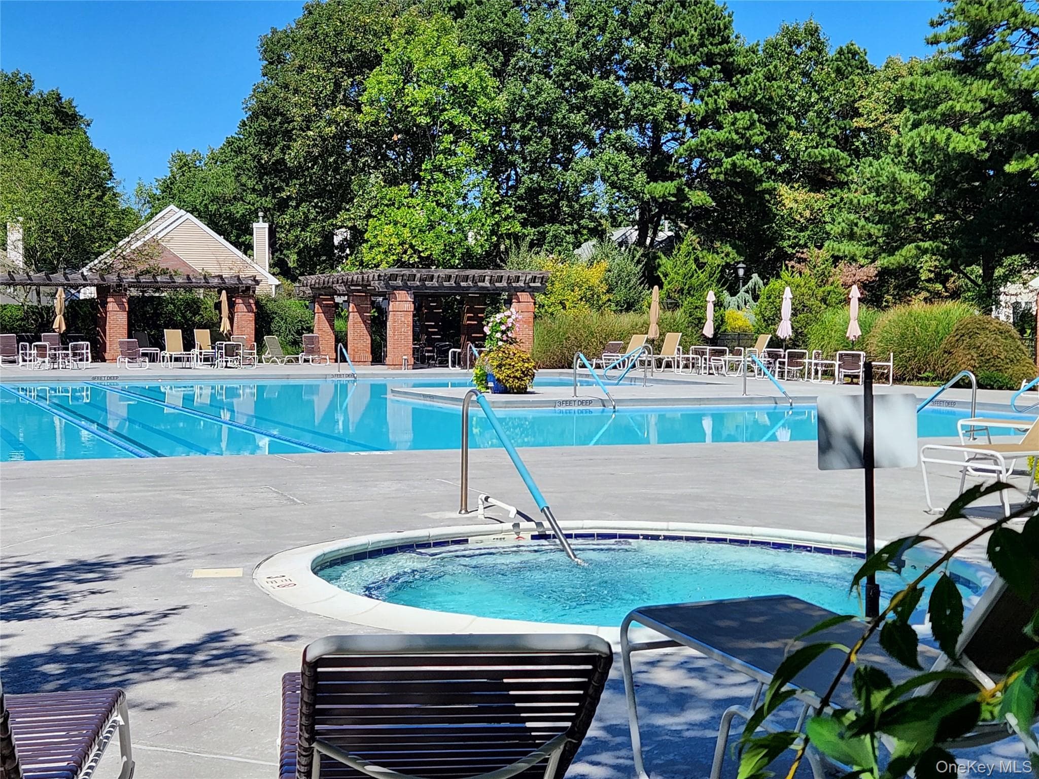 9 Amagansett Court thumbnail 38