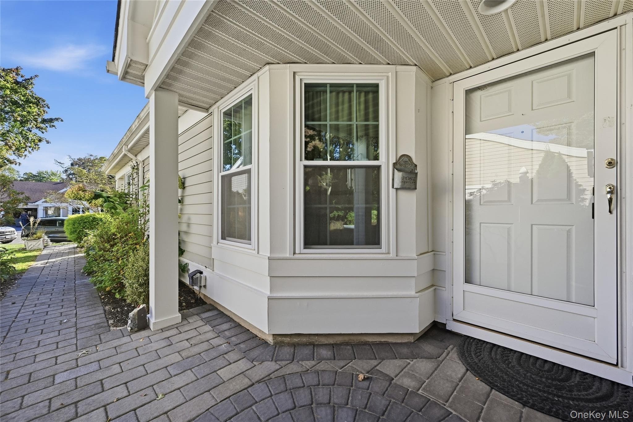 9 Amagansett Court thumbnail 4