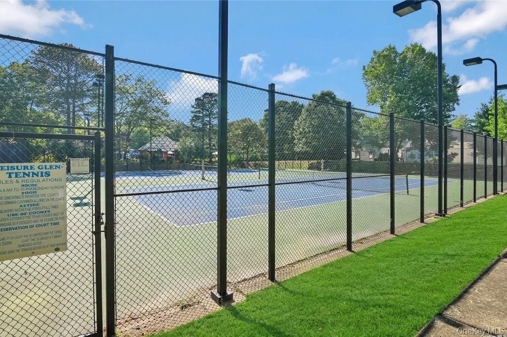 9 Amagansett Court thumbnail 44
