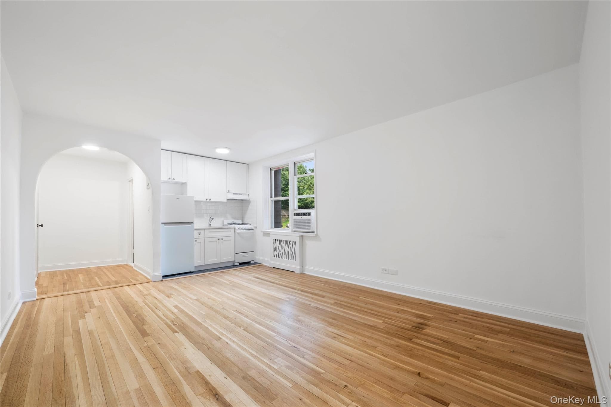 5645 Netherland Avenue Unit: 2F thumbnail 4