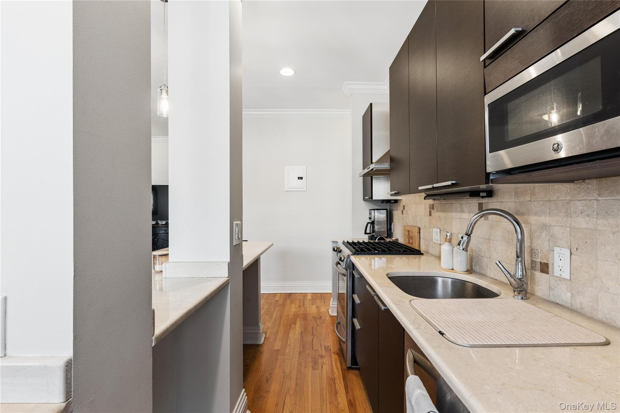 111 7th Street Unit: 404 thumbnail 13