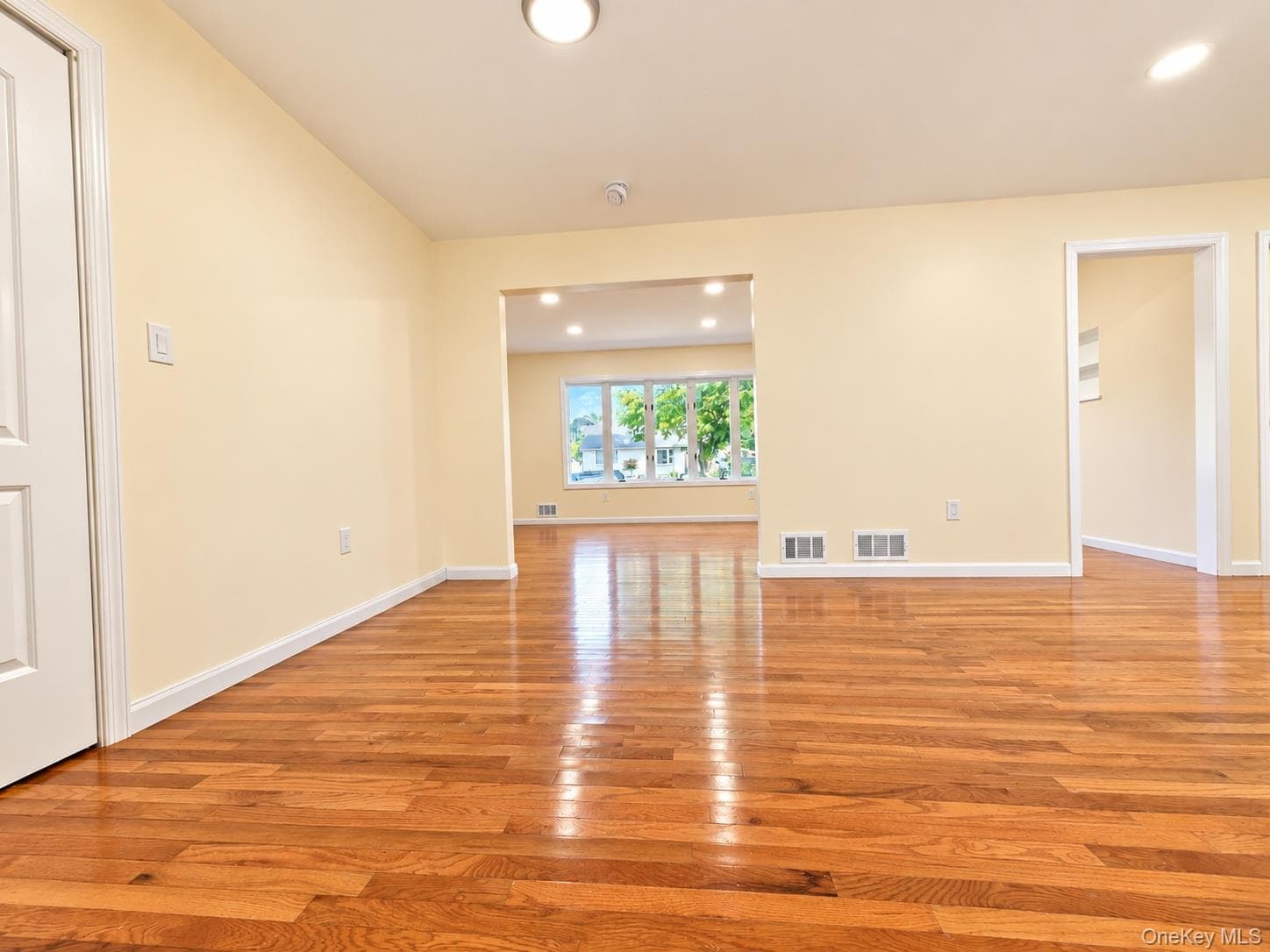 11 Clover Drive thumbnail 9