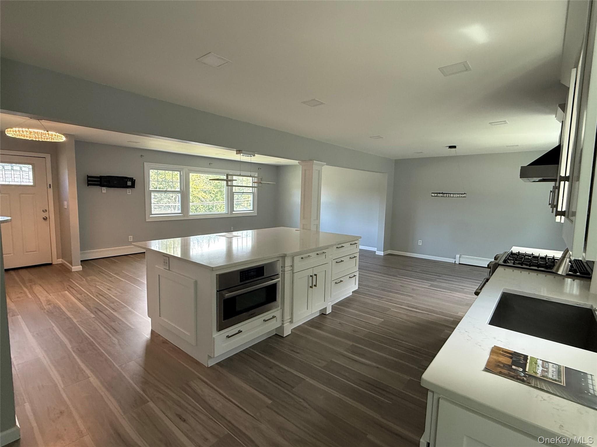 3123 Douglas Drive thumbnail 8
