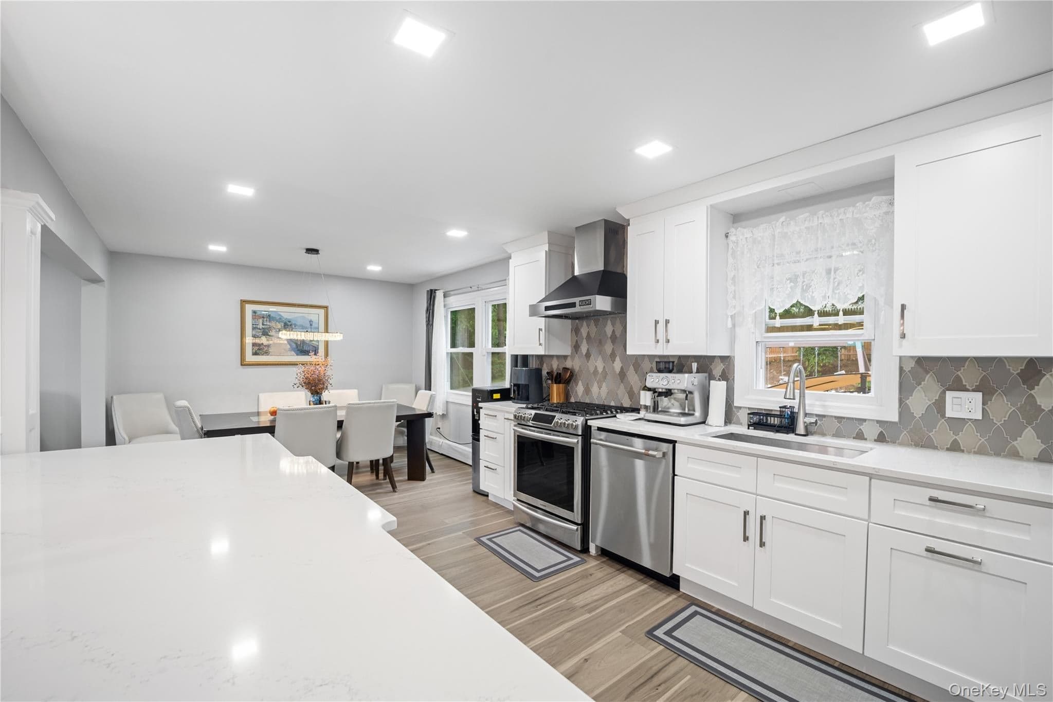 3123 Douglas Drive thumbnail 3