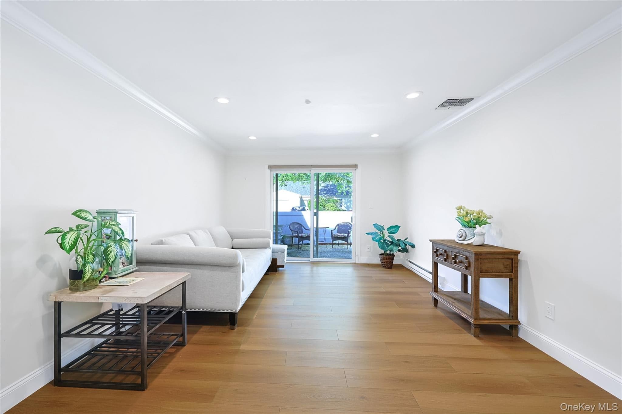 708 W Cabot Court Unit: 708 thumbnail 6