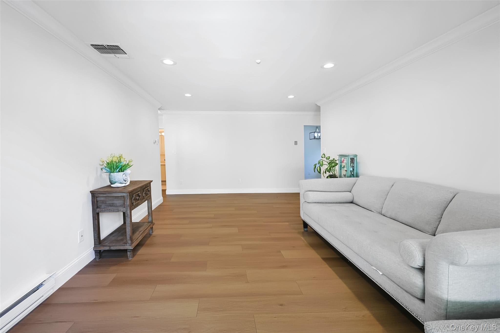 708 W Cabot Court Unit: 708 thumbnail 8