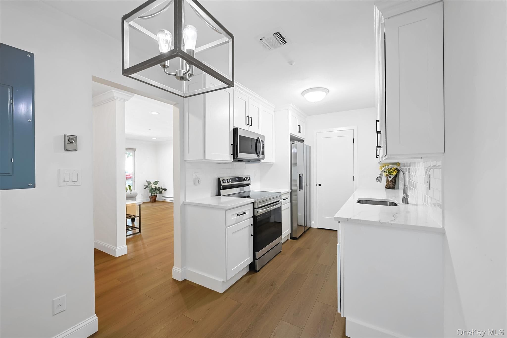 708 W Cabot Court Unit: 708 thumbnail 2