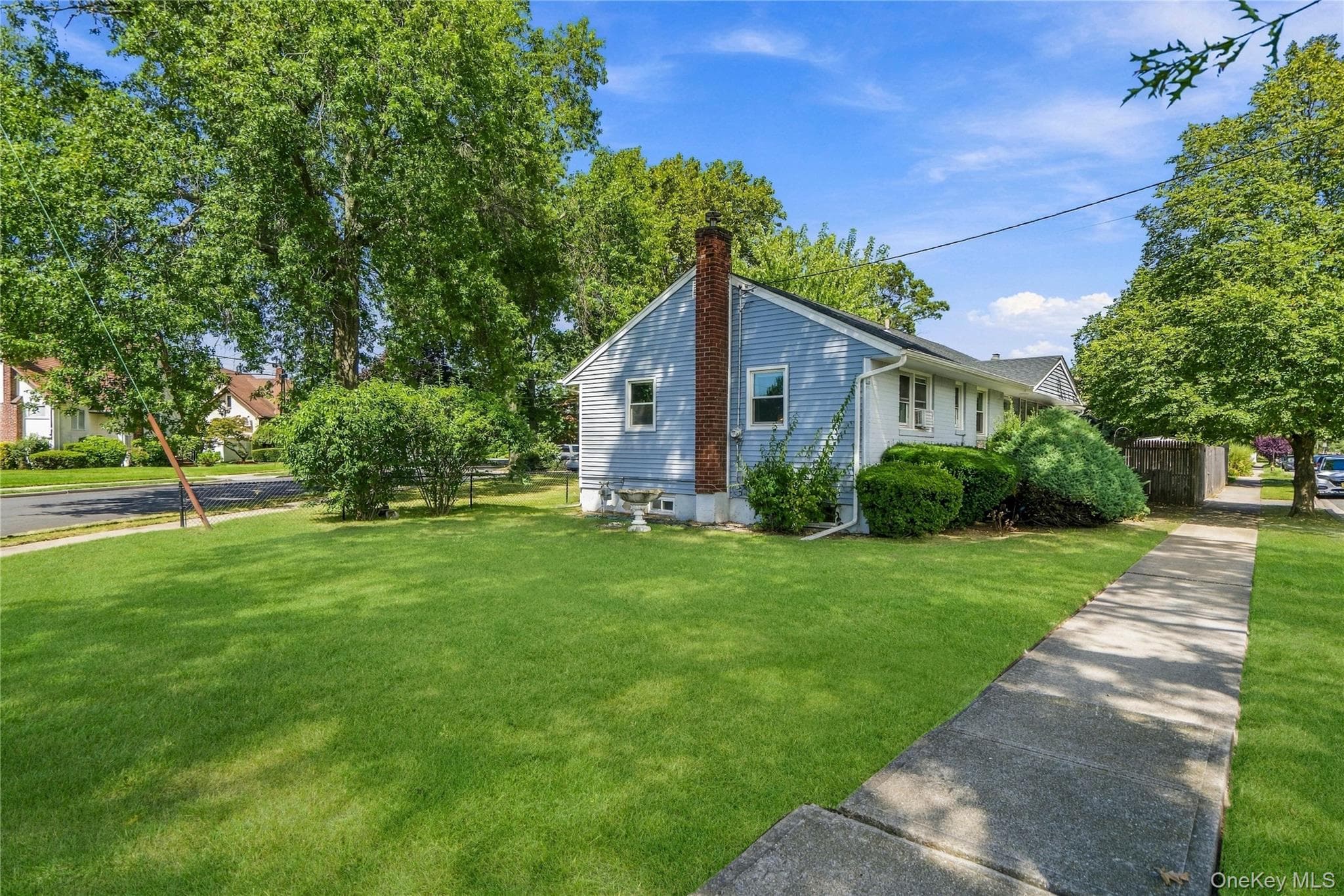 1691 Ivanhoe Drive thumbnail 2