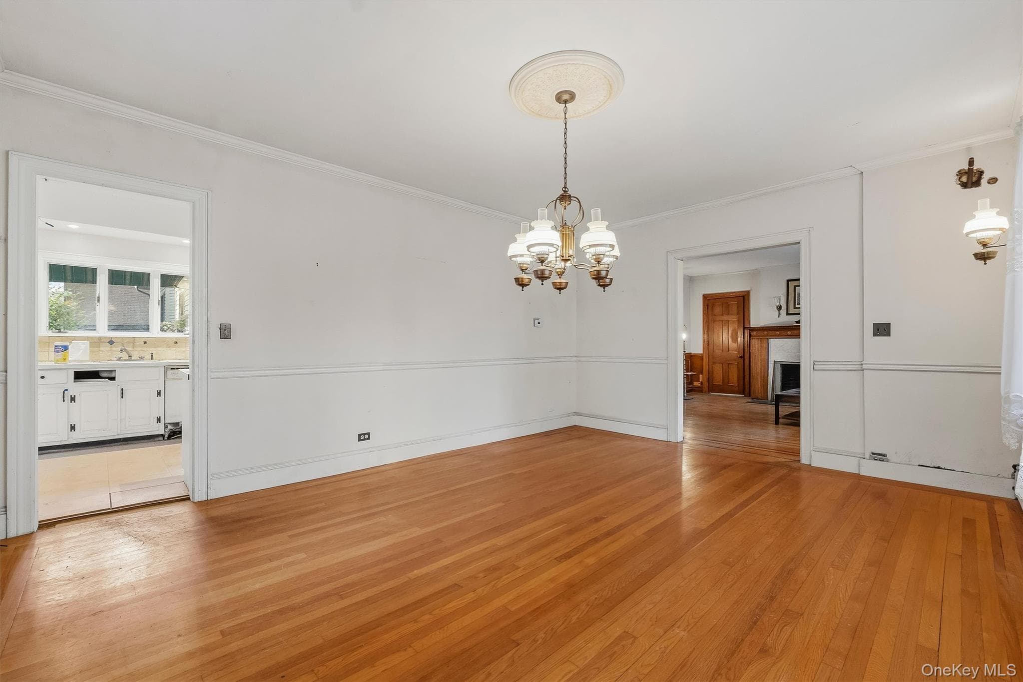 132 E 238th Street thumbnail 8