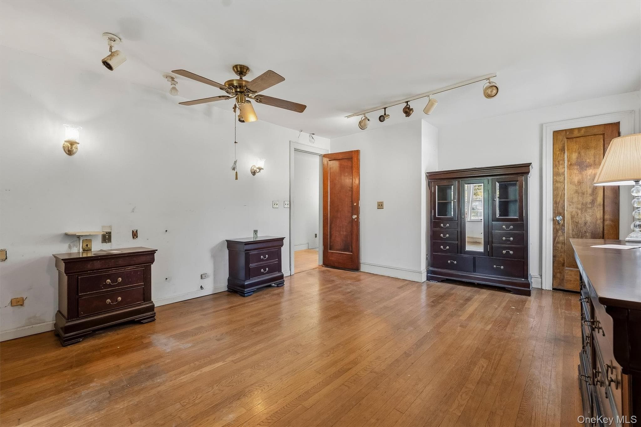 132 E 238th Street thumbnail 24