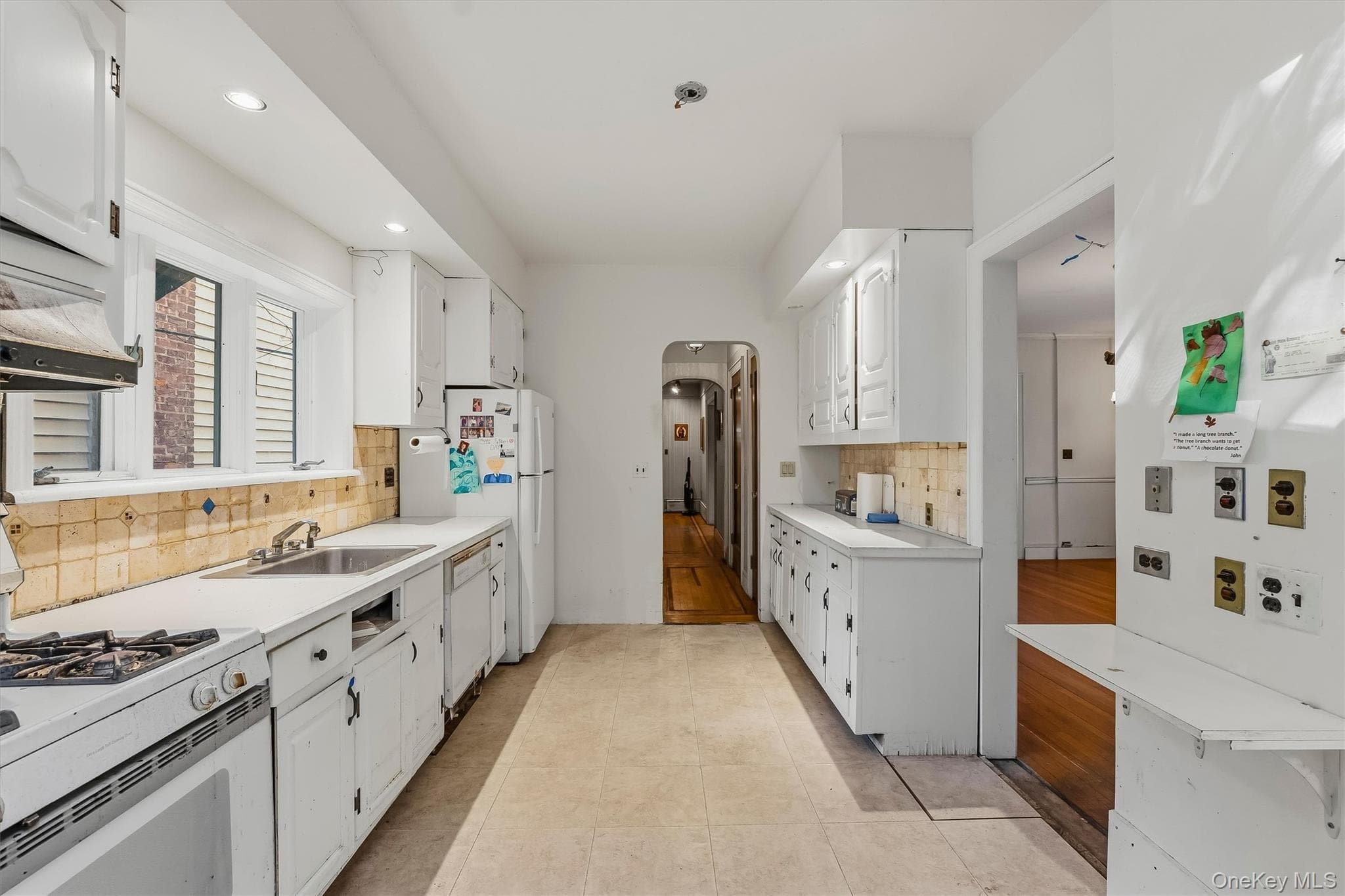 132 E 238th Street thumbnail 13