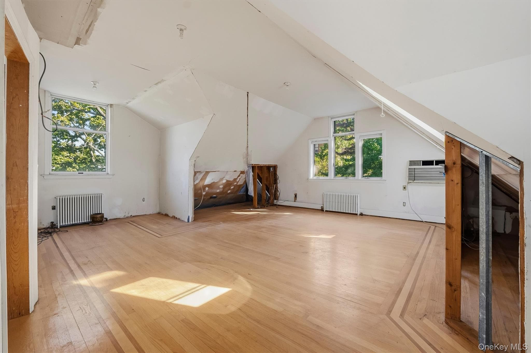 132 E 238th Street thumbnail 25