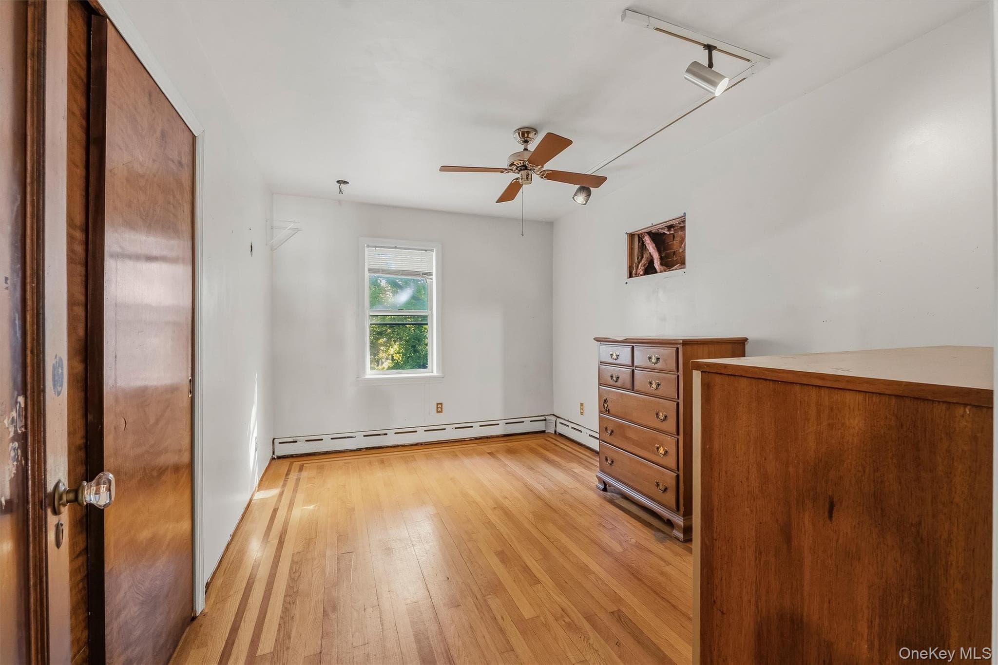132 E 238th Street thumbnail 17
