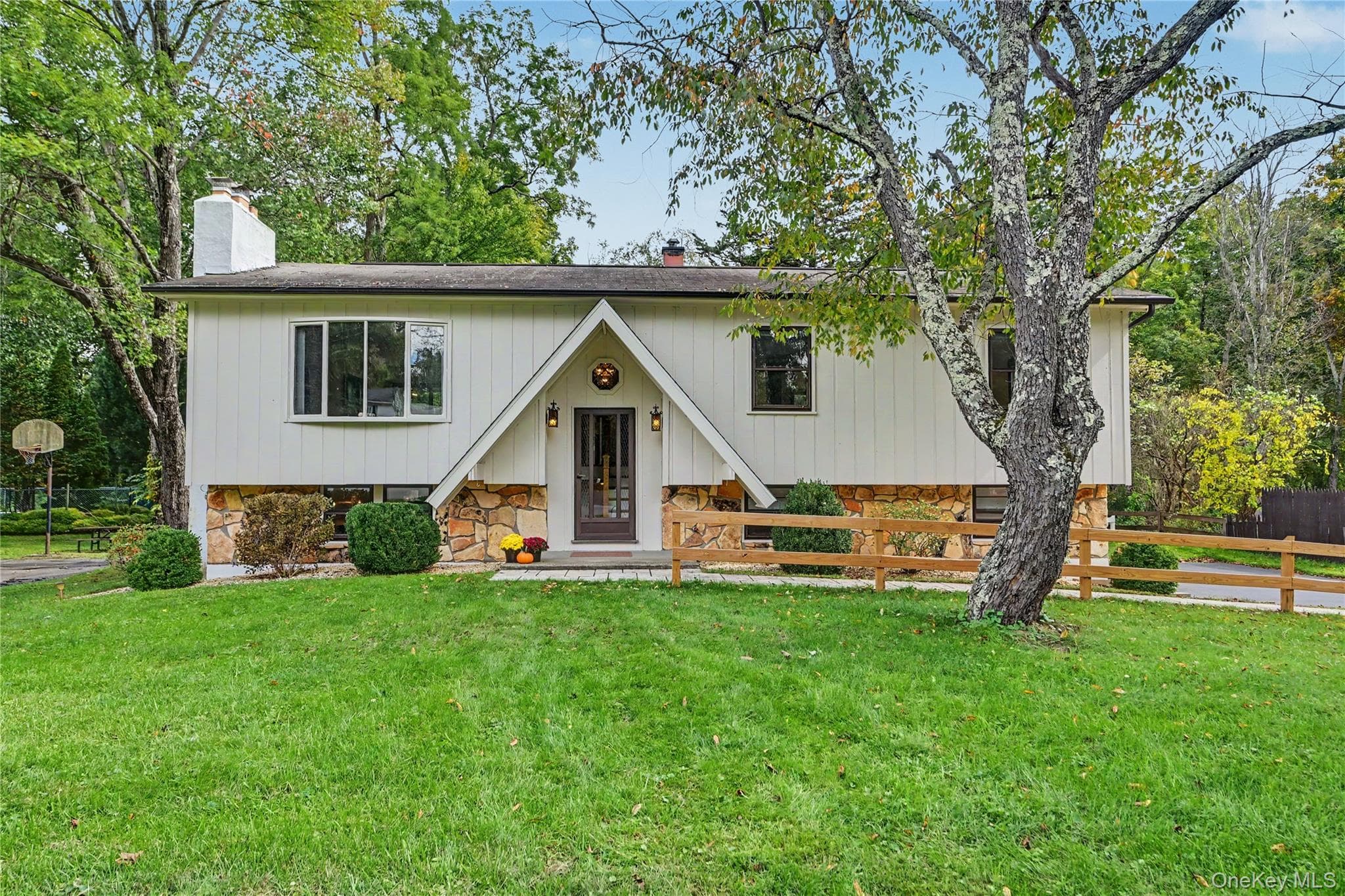 26 Tamarack Hill Drive, Poughkeepsie