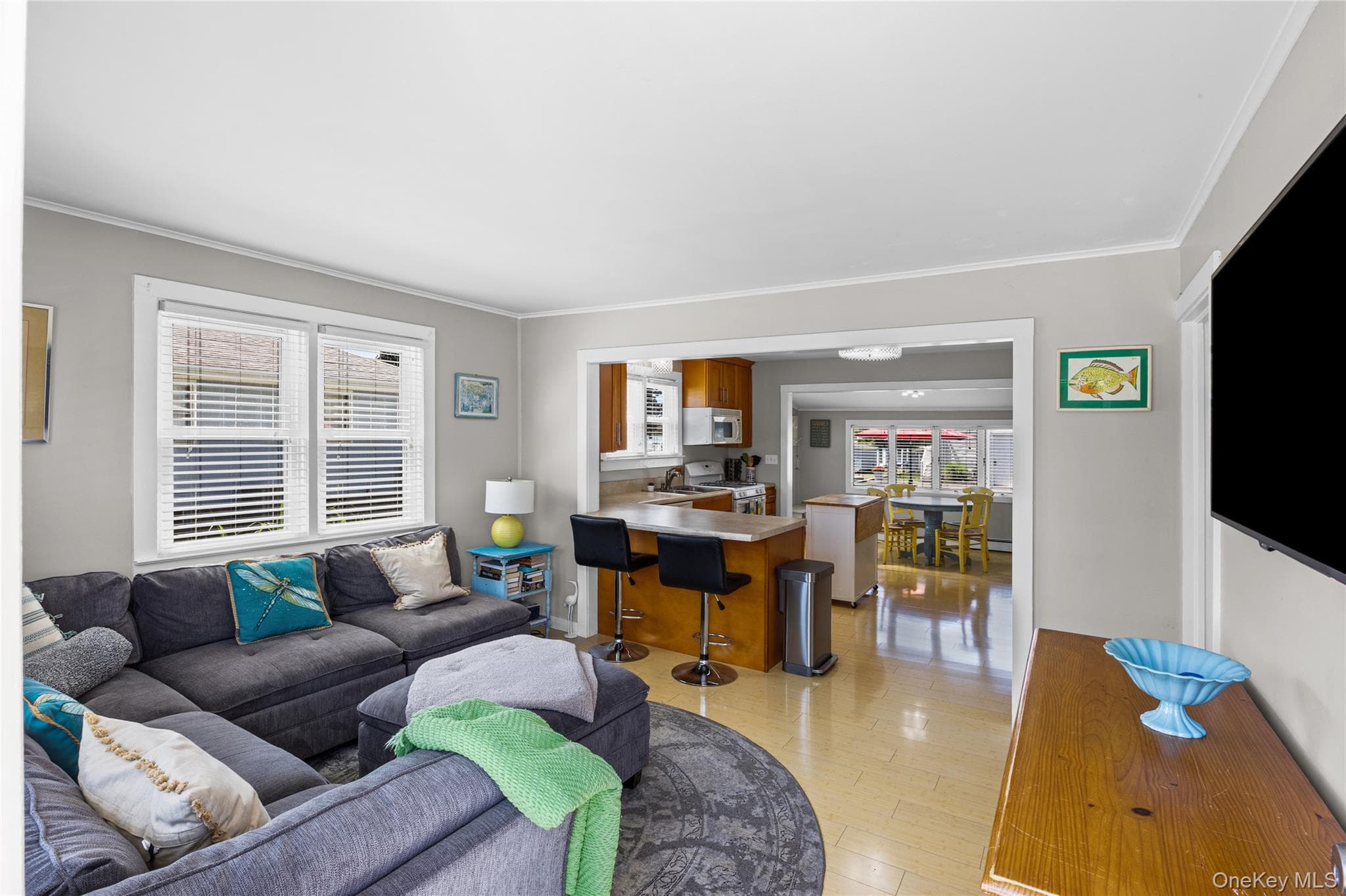 83 Beach Road thumbnail 5