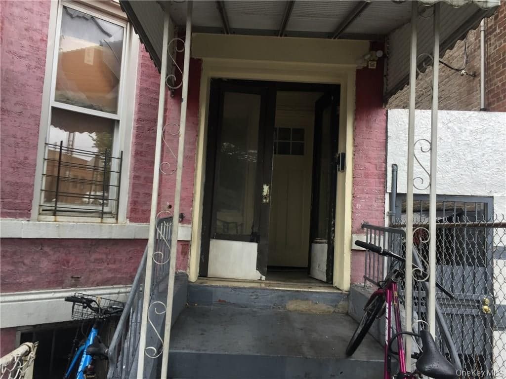 881 Longfellow Avenue thumbnail 3