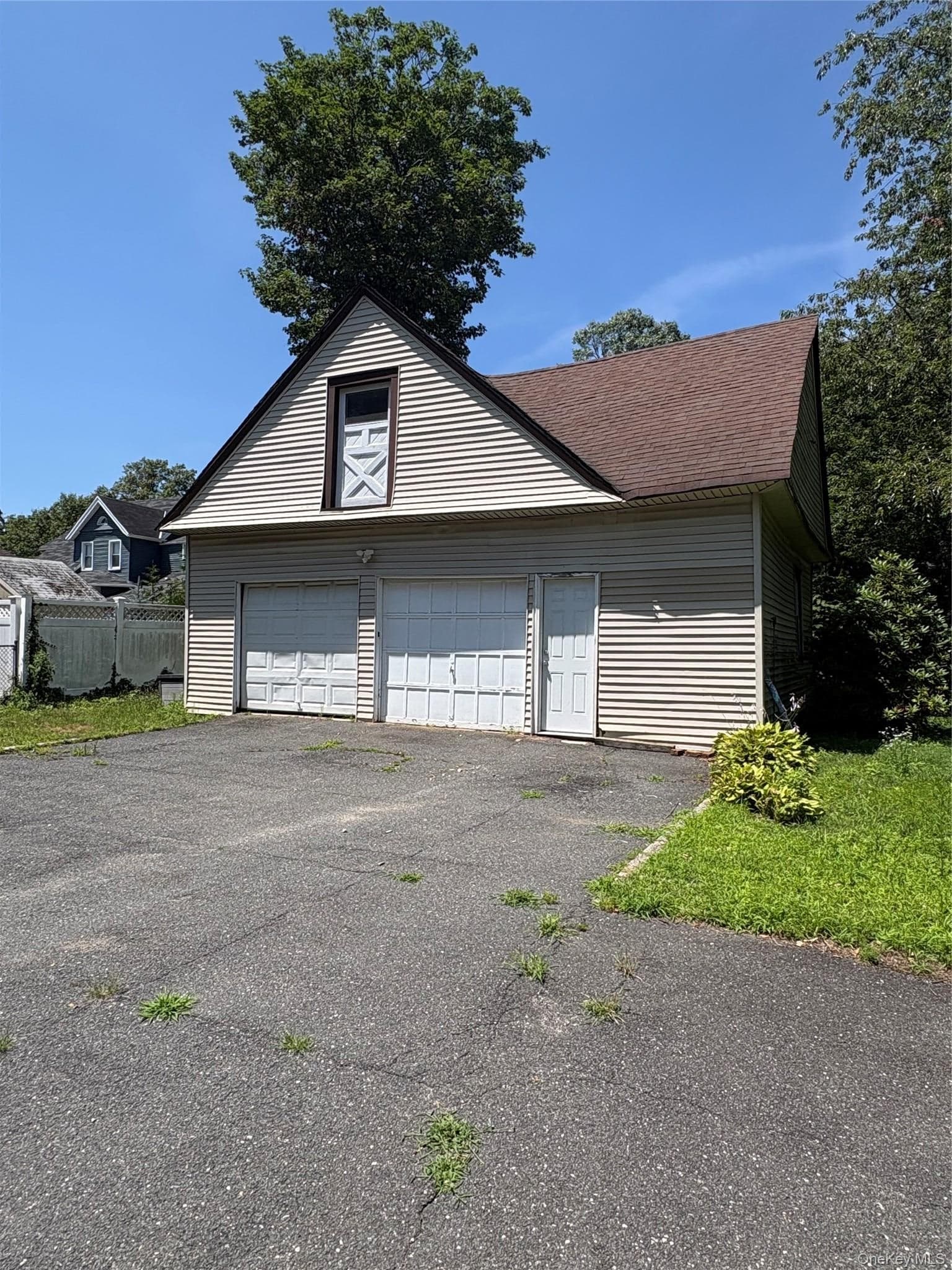 254 Hempstead Avenue thumbnail 5