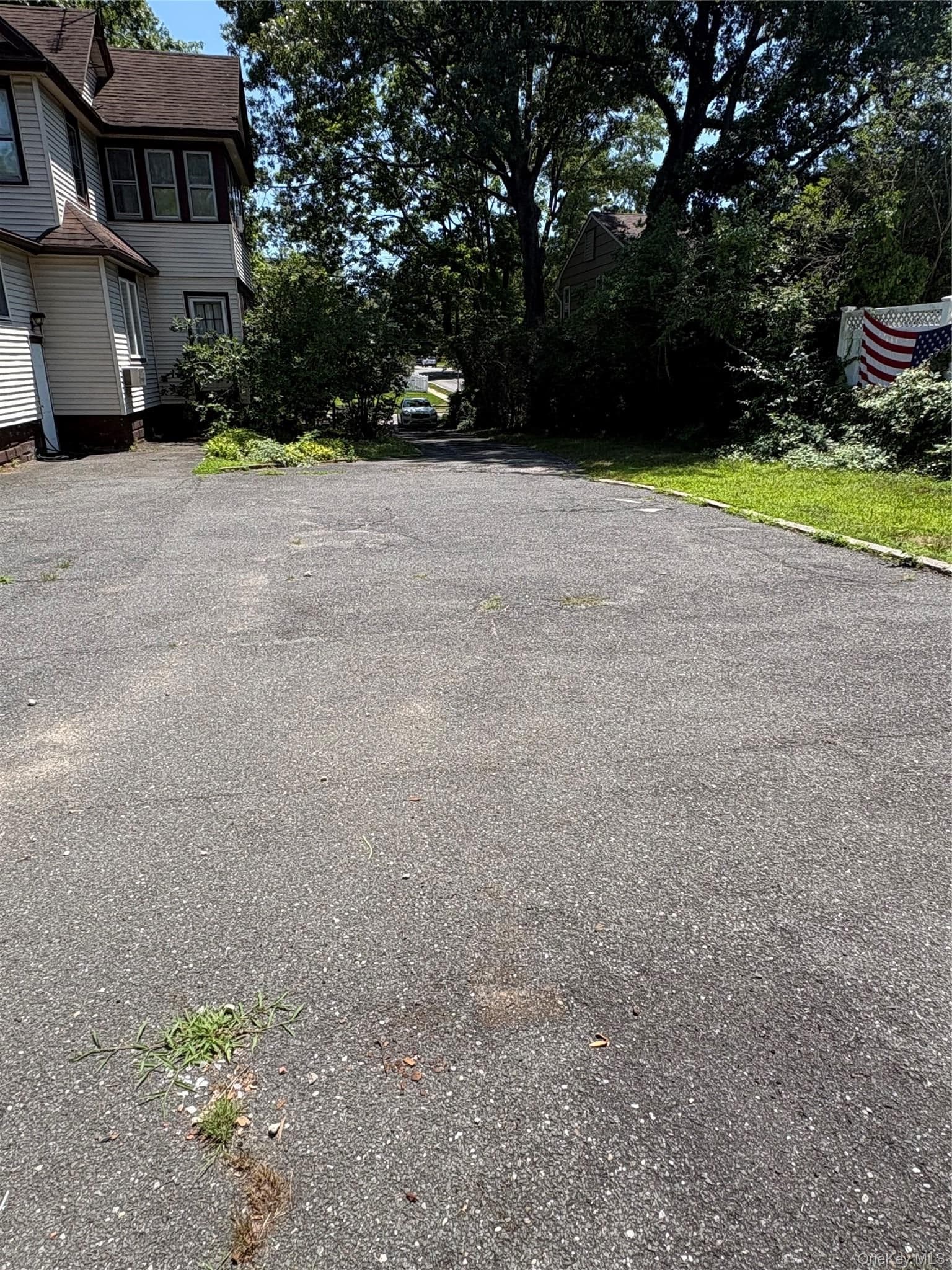 254 Hempstead Avenue thumbnail 6