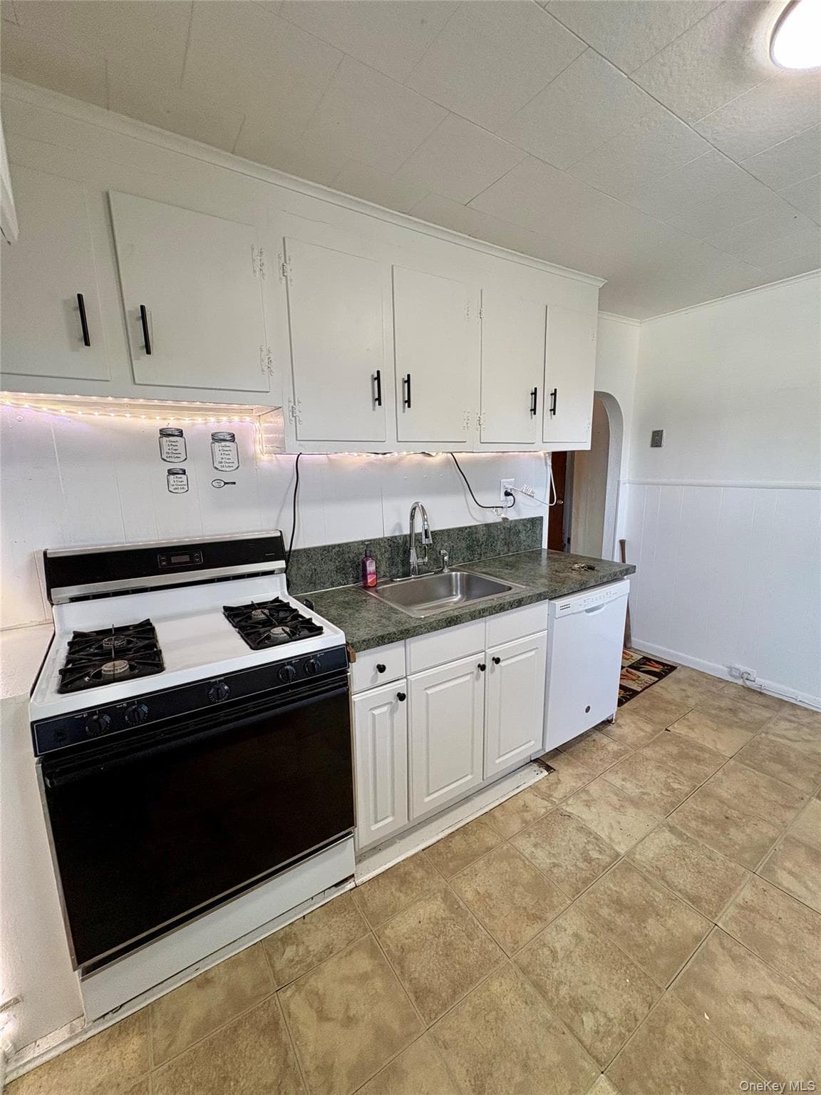 254 Hempstead Avenue thumbnail 10