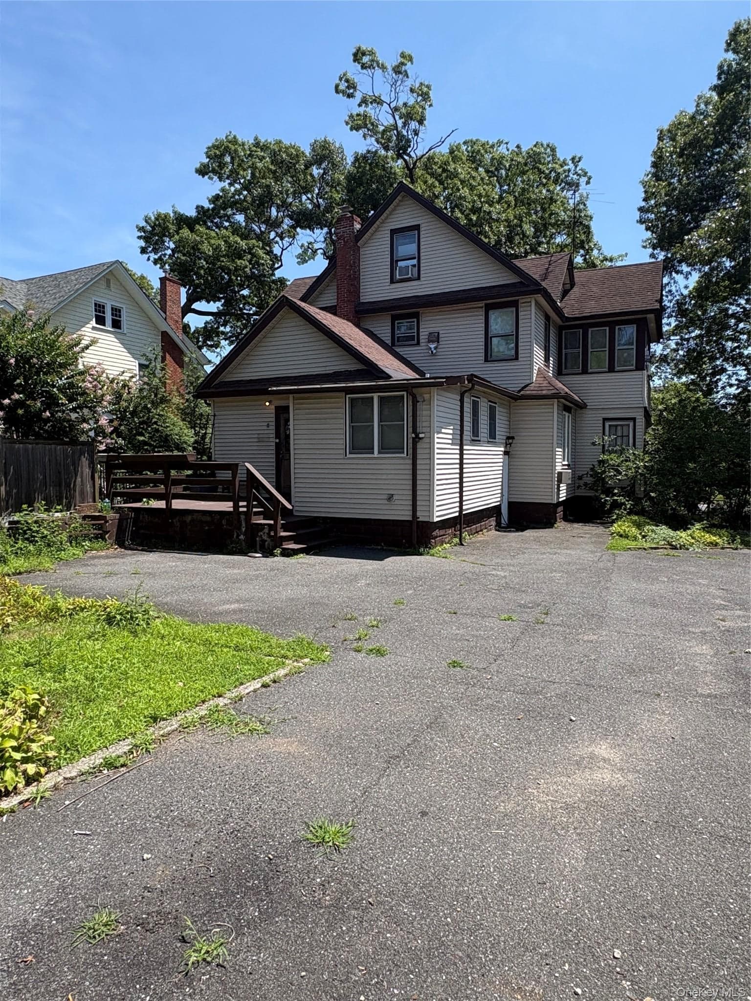 254 Hempstead Avenue thumbnail 4