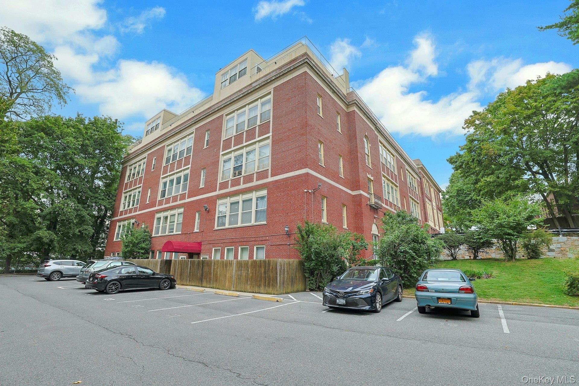 1250 North Avenue Unit: #204 thumbnail 16