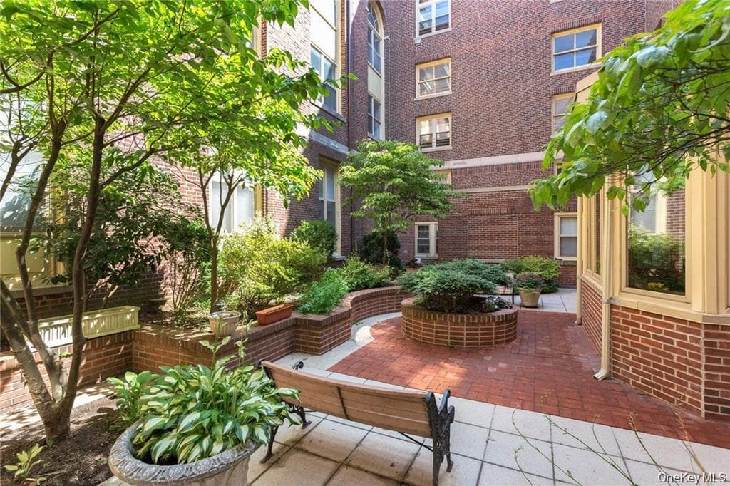 1250 North Avenue Unit: #204 thumbnail 15