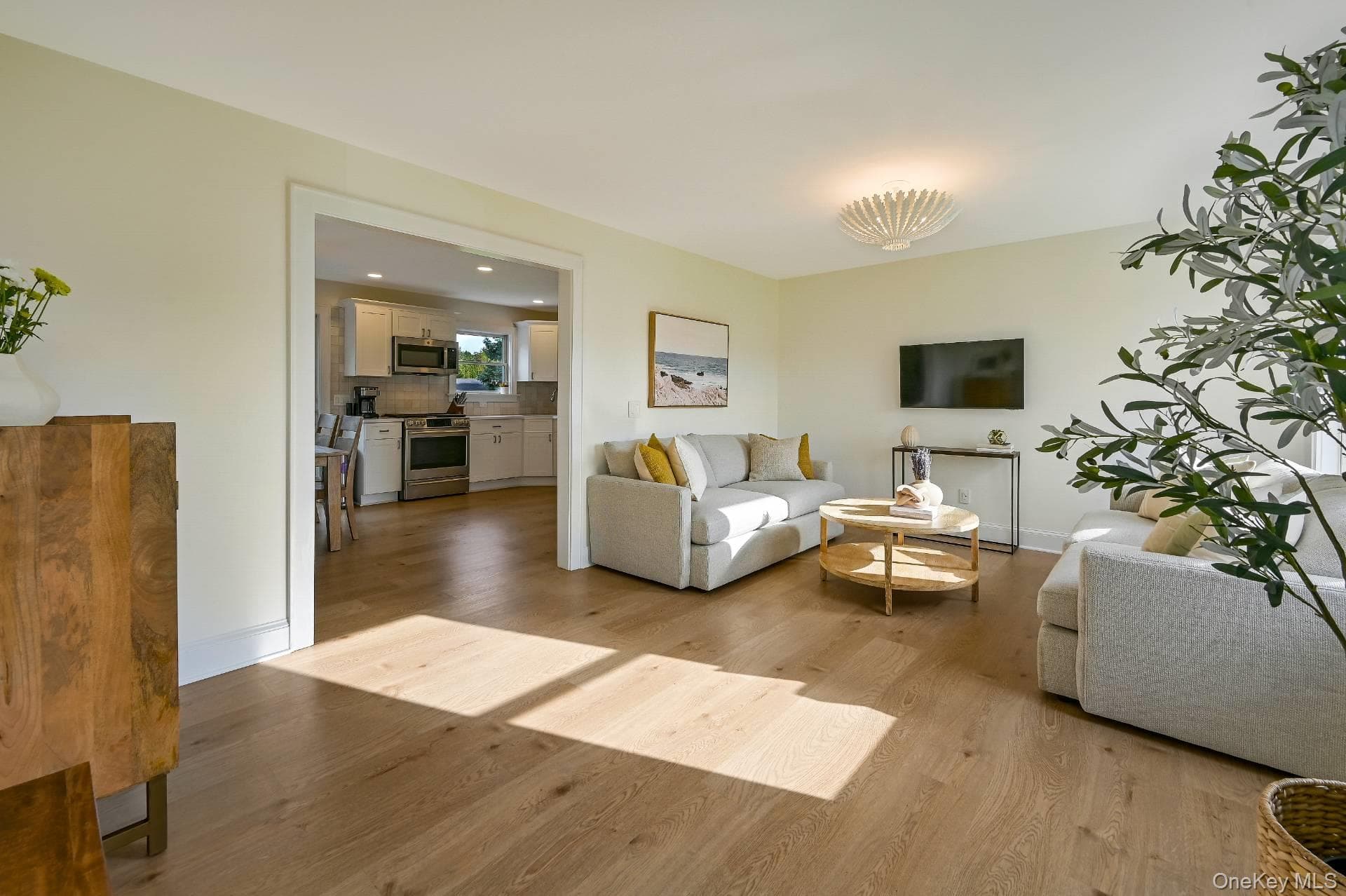820 Gabriella Court thumbnail 5