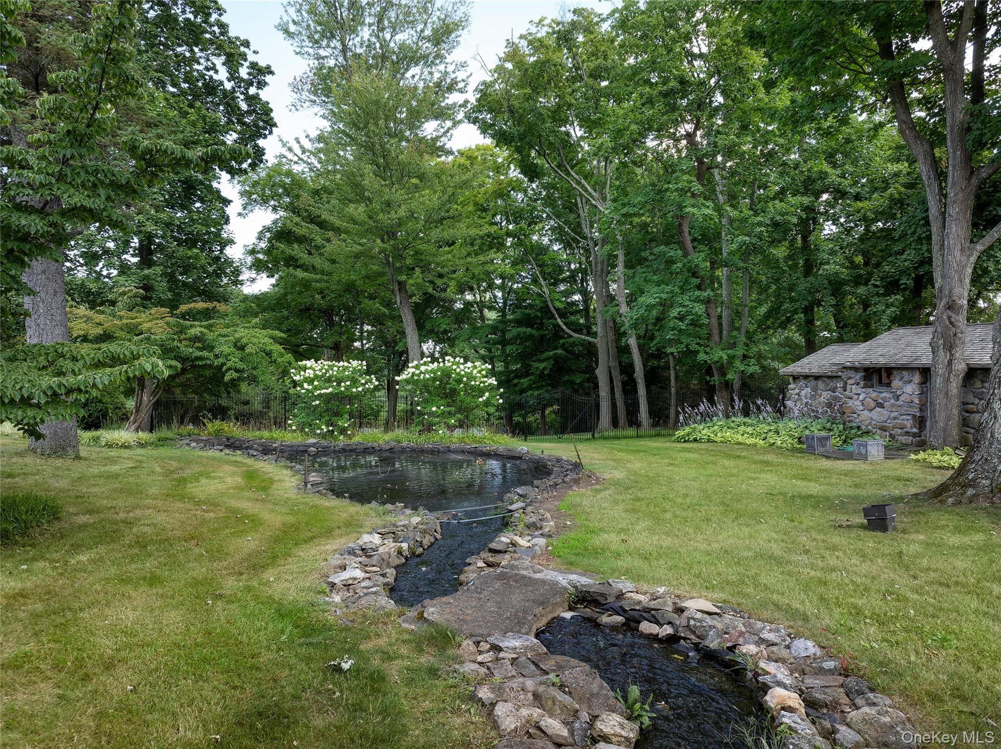 2525 Purchase Street thumbnail 47