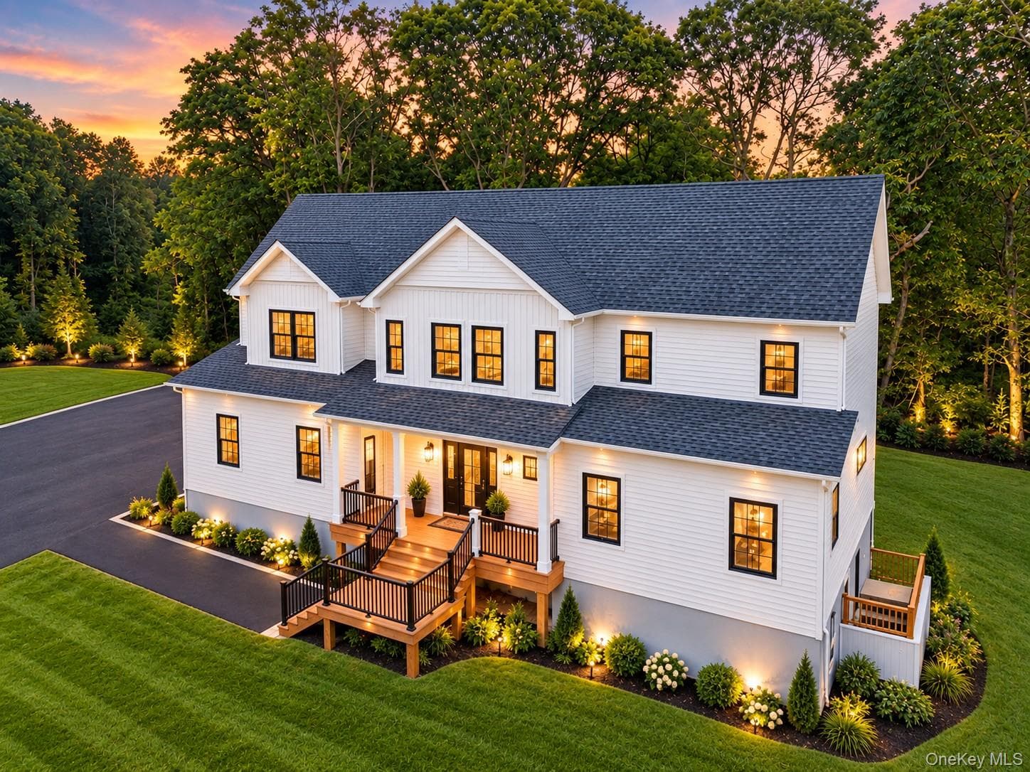6 Pine Hill Ct, Port Jefferson