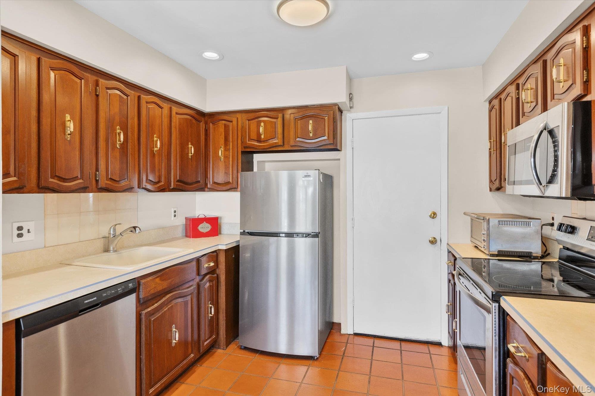 97 Revere Drive thumbnail 6