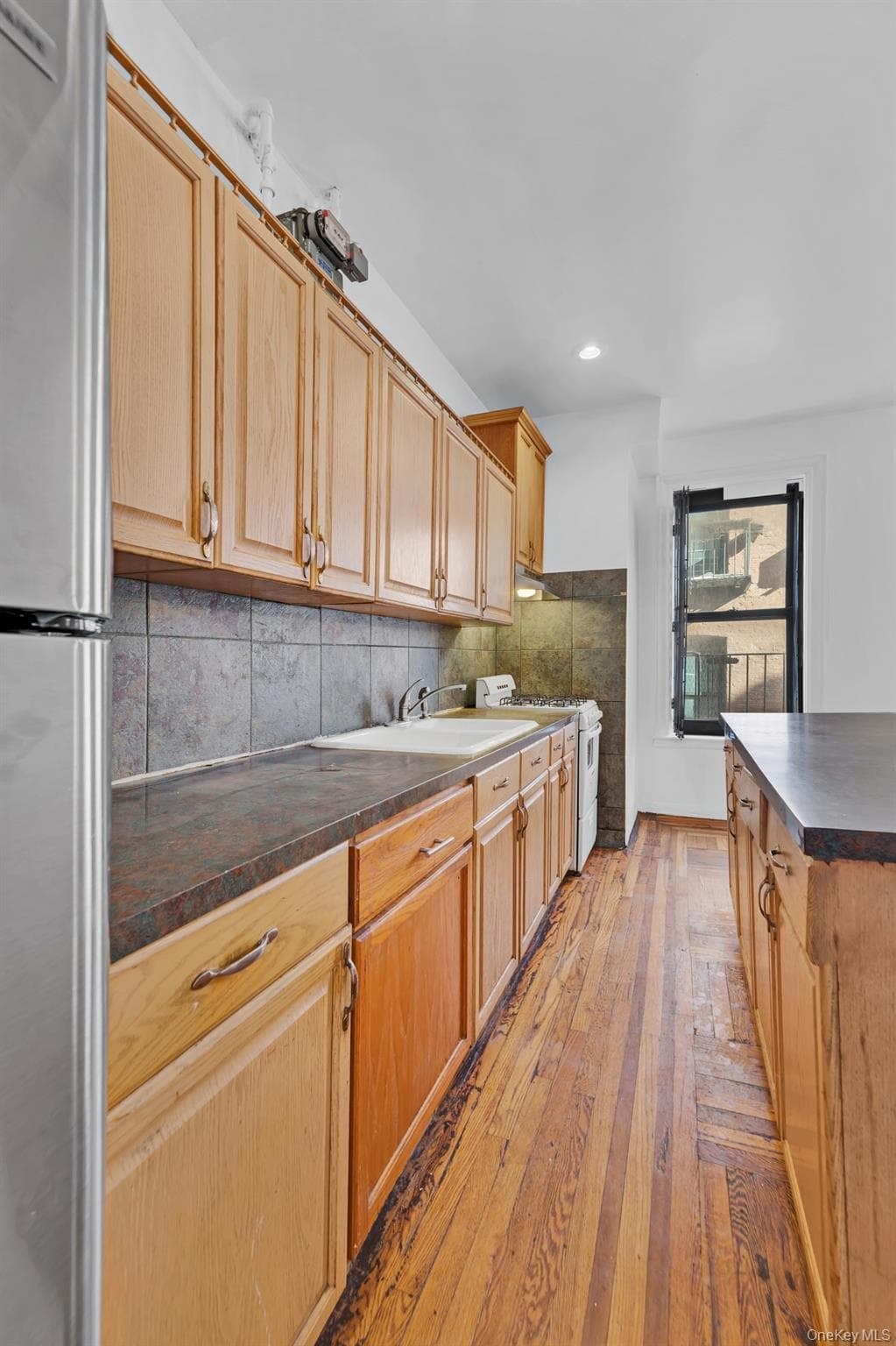 828 Gerard Avenue Unit: 2D thumbnail 5