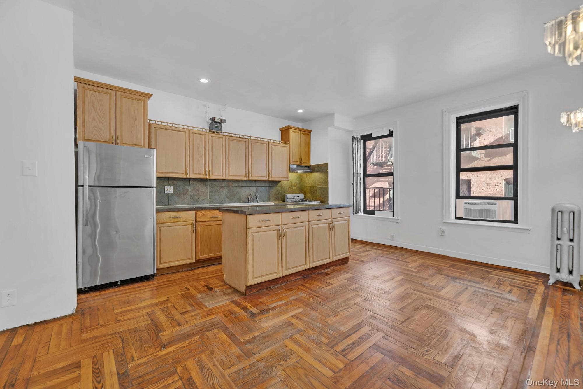828 Gerard Avenue Unit: 2D thumbnail 2