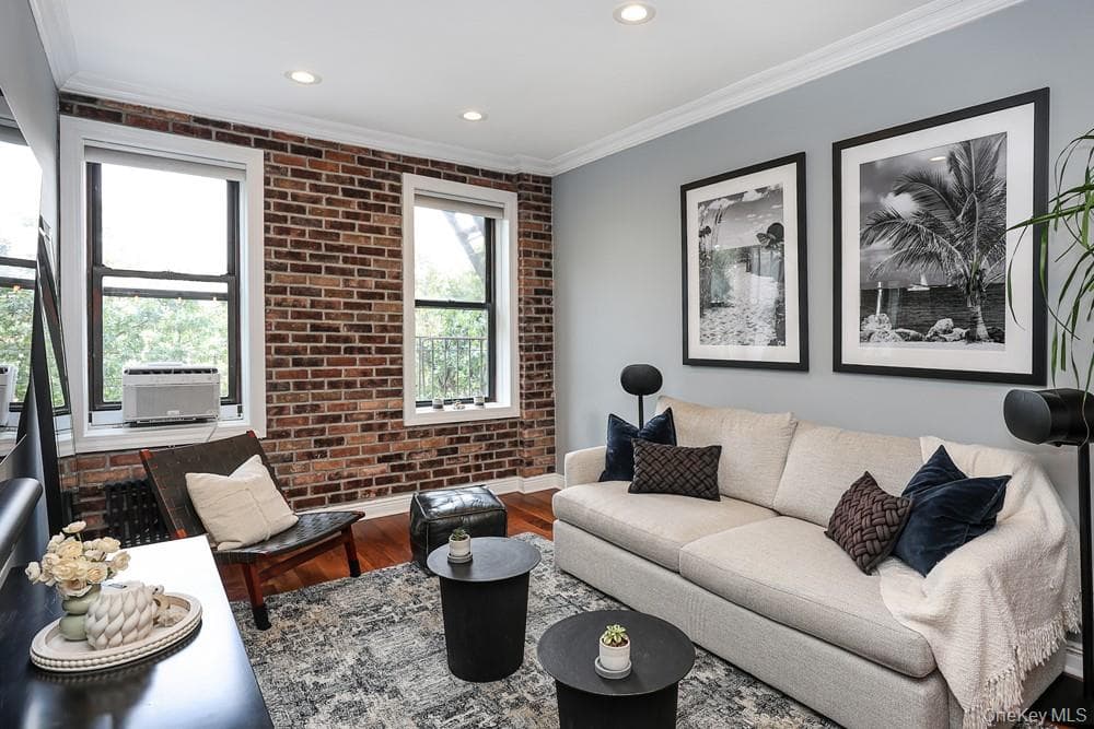24-65 38th Street Unit: 10C thumbnail 9