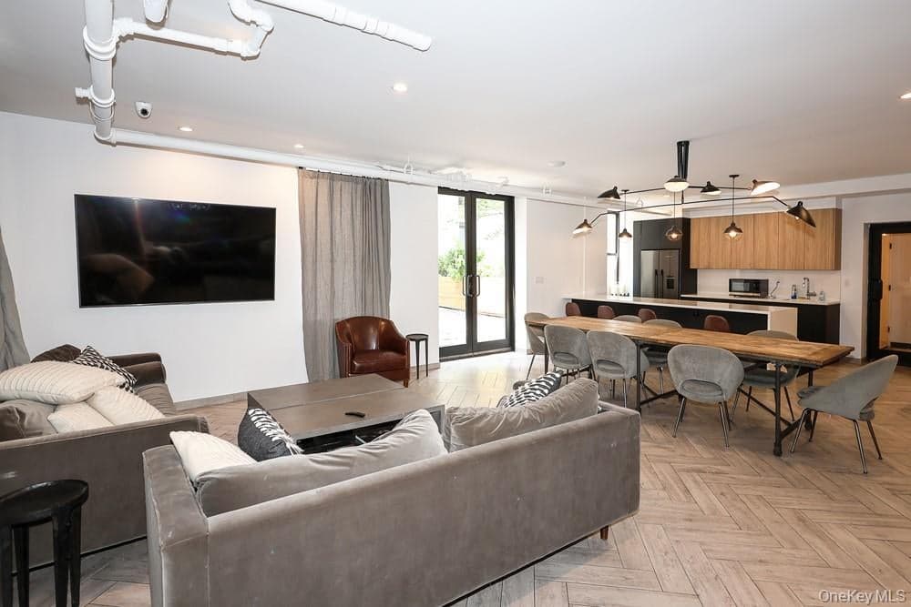 24-65 38th Street Unit: 10C thumbnail 21