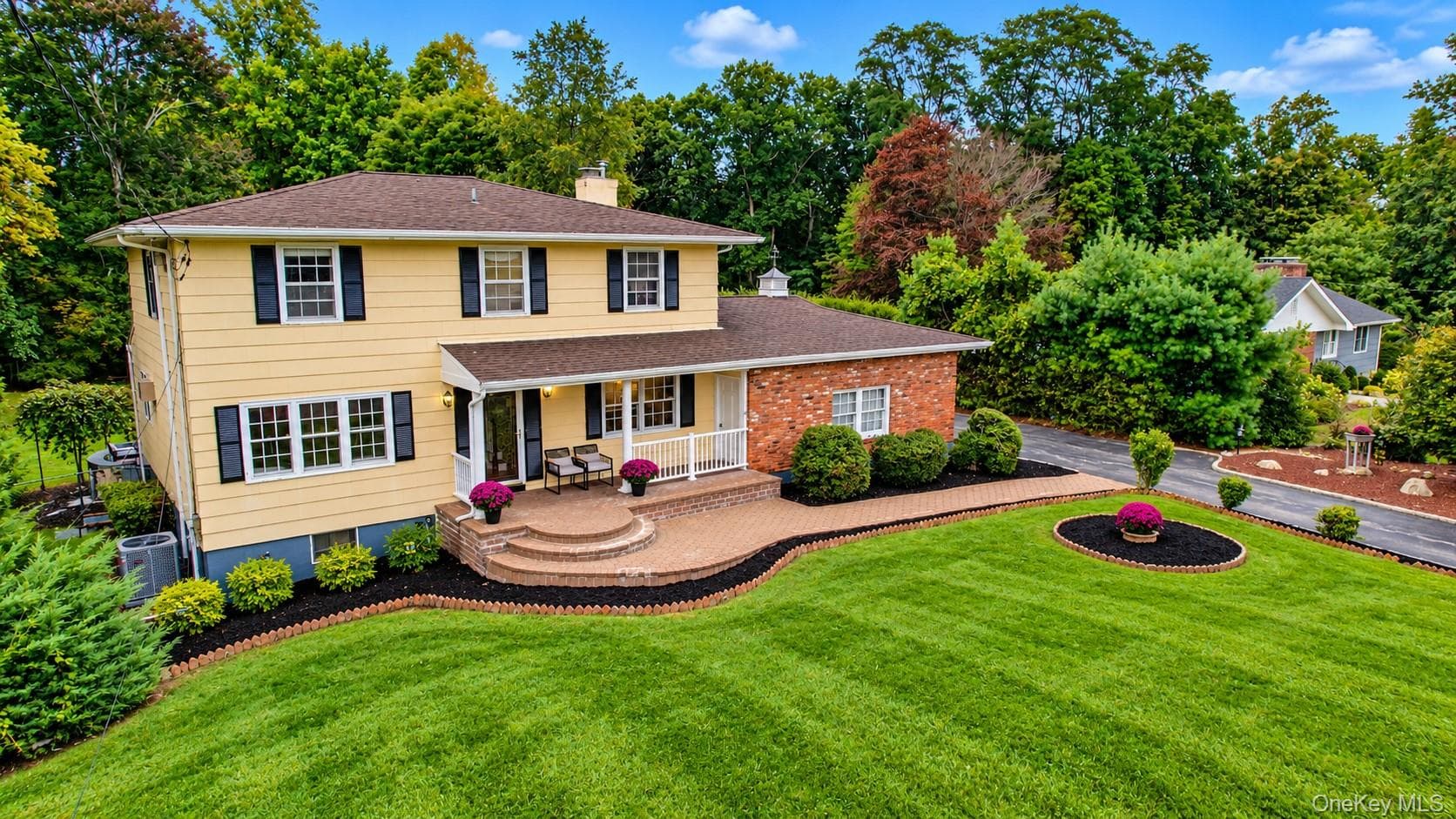 476 Hilltop Road thumbnail 3