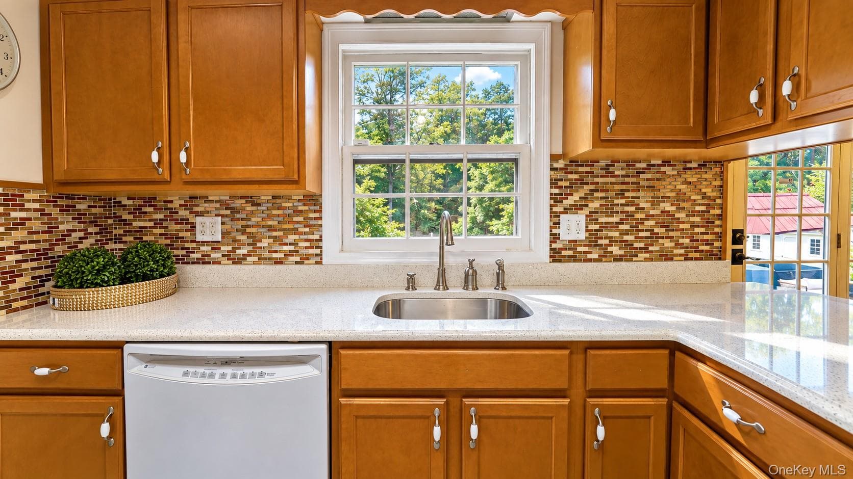 476 Hilltop Road thumbnail 17