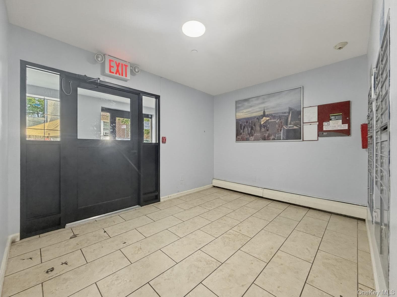 856 E 213th Street thumbnail 4