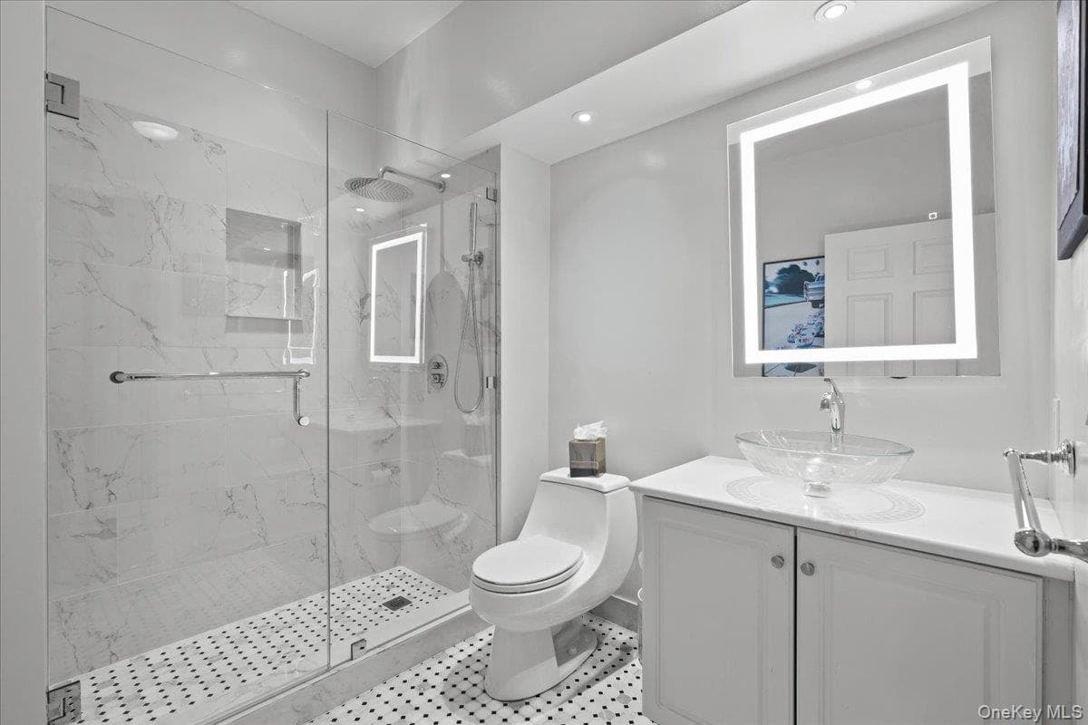 138 Doral Greens Drive thumbnail 8