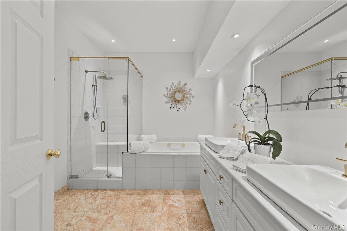 138 Doral Greens Drive thumbnail 11