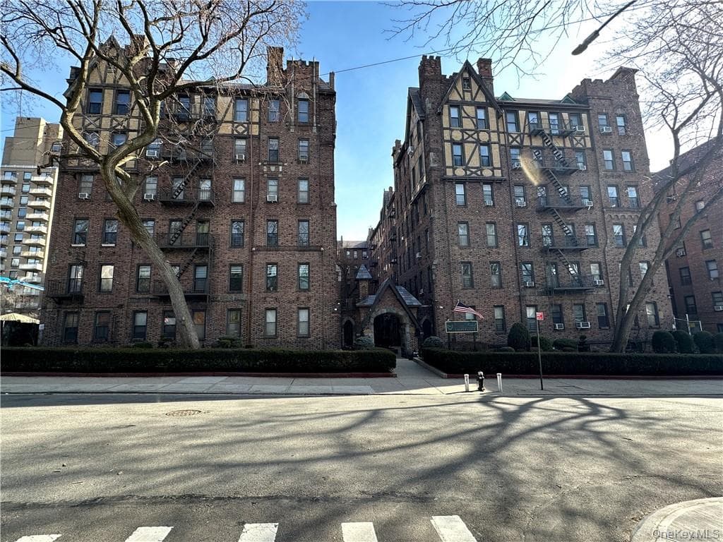 83-15 116th Street Unit: 1F, Richmond Hill