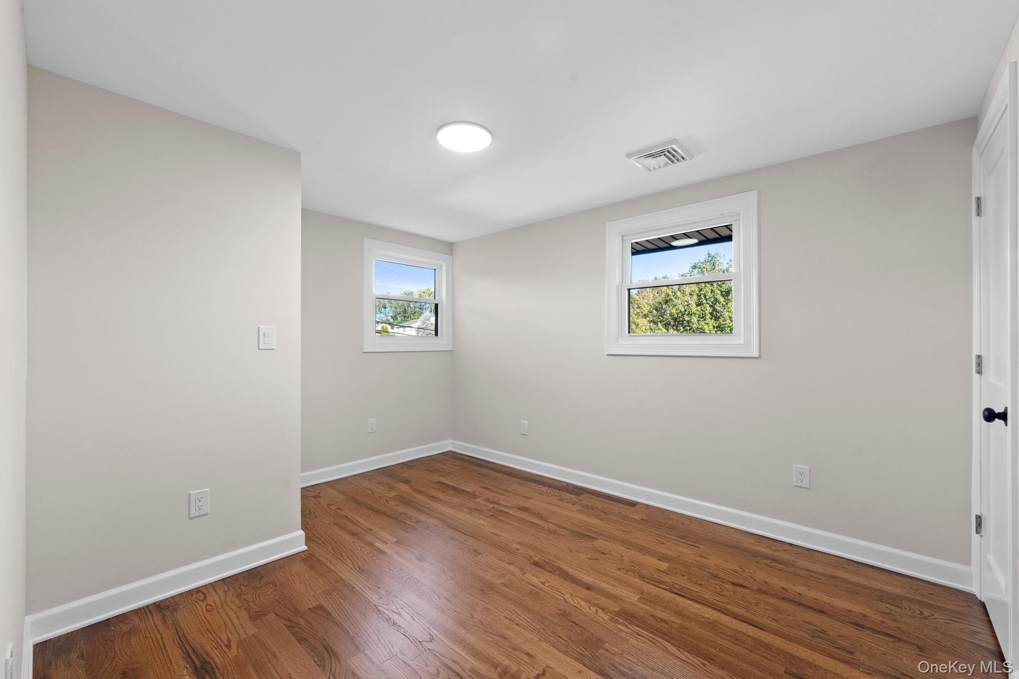 1 Medford Lane thumbnail 28