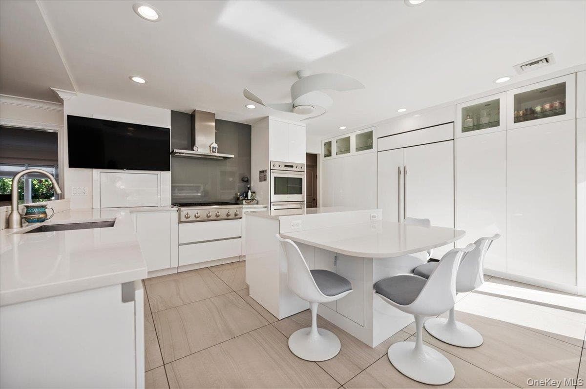 85 Suffolk Boulevard thumbnail 13
