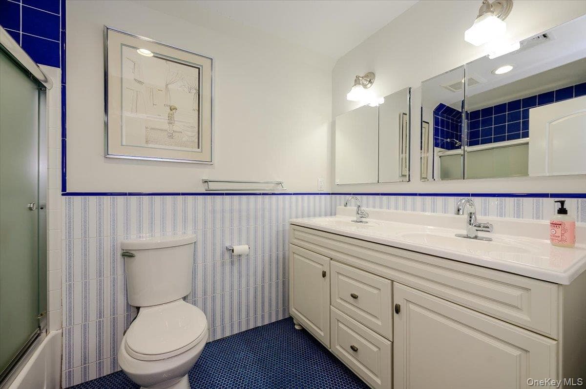 85 Suffolk Boulevard thumbnail 35